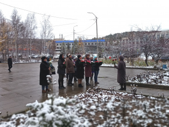 Акция возложения цветов к памятнику М. К. Янгеля